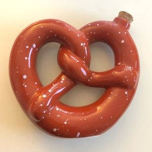 NWT Pretzel Flask